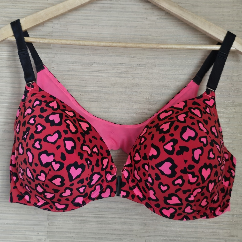 Torrid Perfect T-Shirt Front-Close Bra 42D Hearts Red Valentines Sexy Wired